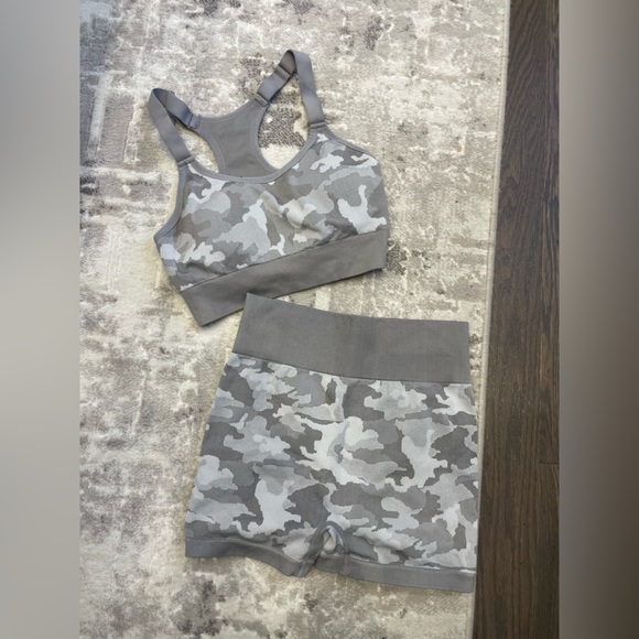 SHEIN Camo 2 Piece set! - Picture 7 of 8